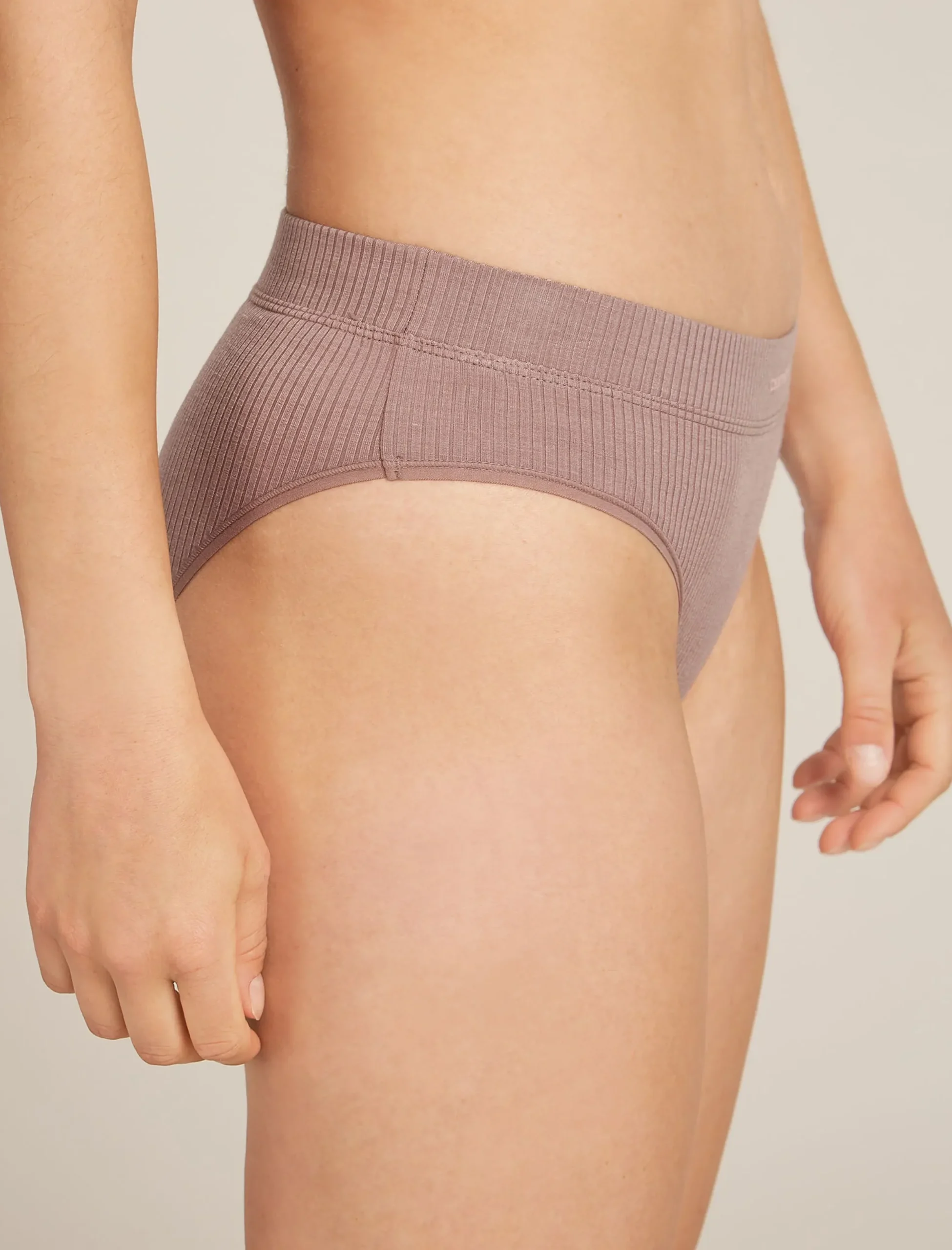 Gerippte Lotus Hipster